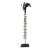 Sculpture en coquillage et plume